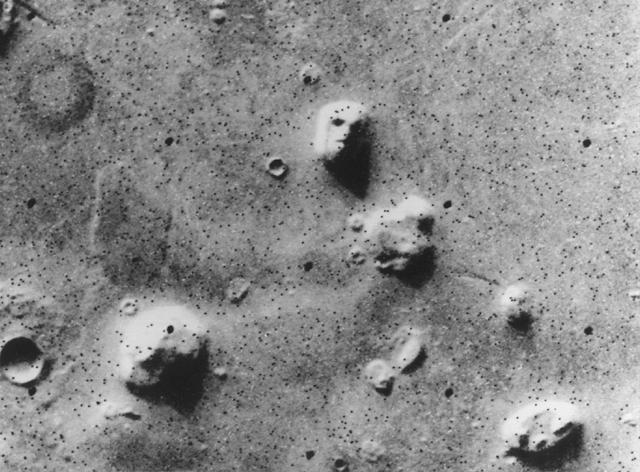 A Face on Mars, a must see picture!